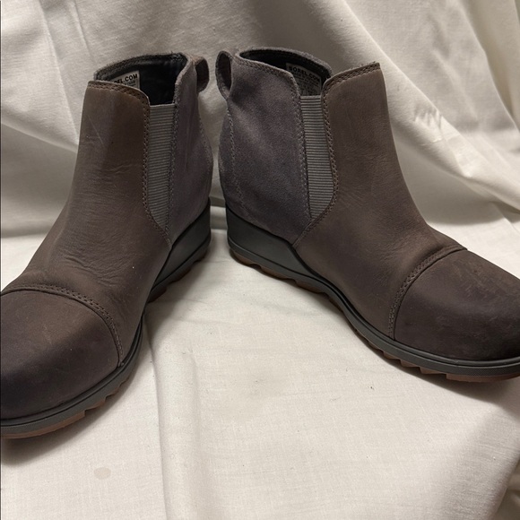 Sorel Gray Winter Boots - Picture 8 of 12